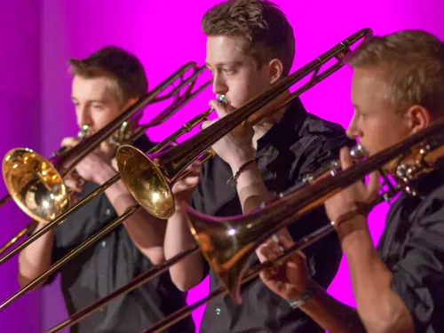 Die Bandbreite der Instrumente reicht von der winzigen Sopranino-Flöte bis zum riesigen Kontrabasstuba.