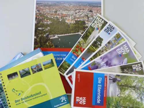 Kartenmaterial und Broschüren von Stadt und Region