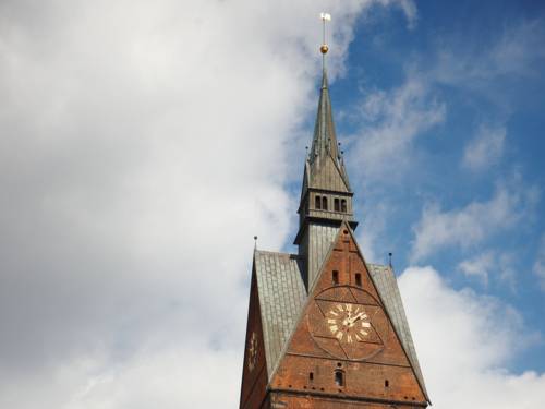 Die Spitze des Turms der Marktkirche Hannover