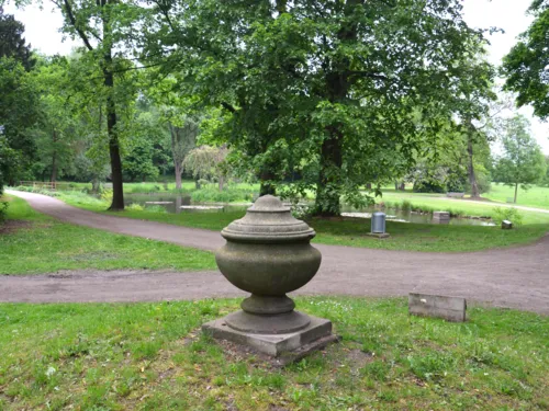 Eine Gartenanlage. 