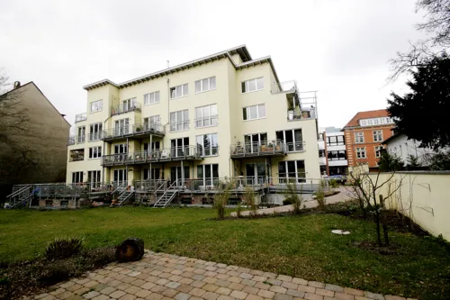 Behindertengerechtes Wohnen, Hinterhof, Rampe