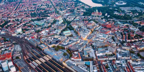 Luftbild &uuml;ber die Stadt