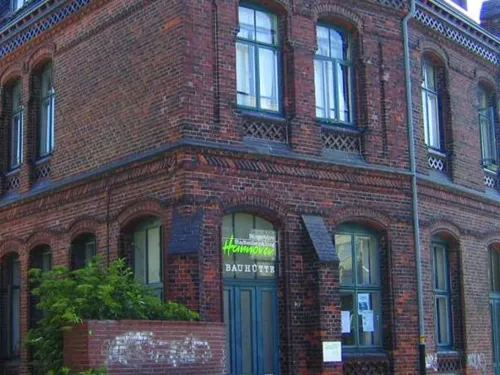 Bürgerbüro Stadtentwicklung, Bildausschnitt der Fassade des Gebäudes in der Brau7nstraße 28