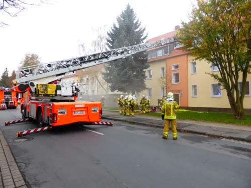 EInsatz der Drehleiter in der Gollstrasse