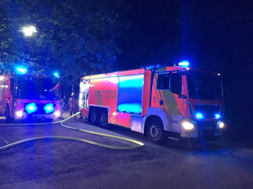 Großtanklöschfahrzeug (GTLF 10000) im Einsatz