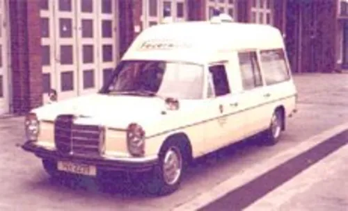 alter Krankentransportwagen