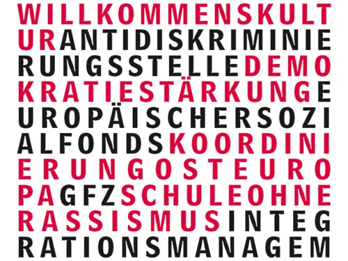Ein abstraktes Logo der Stabsstelle Integration aus roten, schwarzen und weißen Buchstaben.