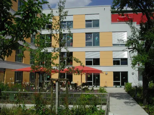 Die Gärten an den Hausgemeinschaften Devrientstraße