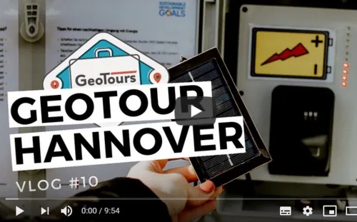 Titelbild zur Geotour Hannover mit einem ge&ouml;ffneten Cache zum Thema Energie im Hintergrund