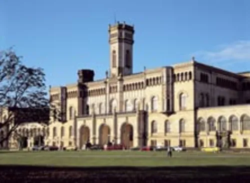 Universität Hannover, Blick auf das Hauptgebäude
