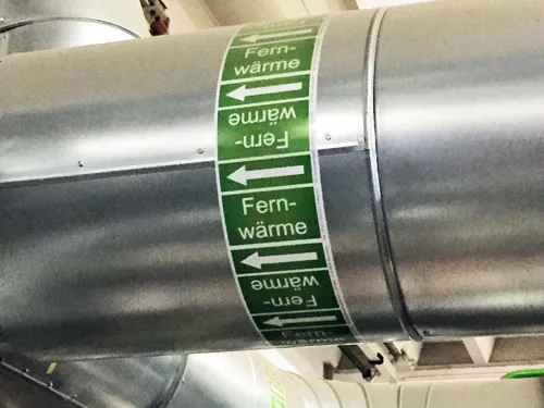 Rohr mit der Aufschrift Fernwärme