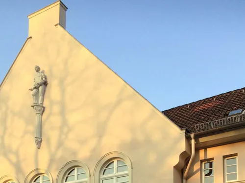 Hausgiebel Hölderlinstraße 1