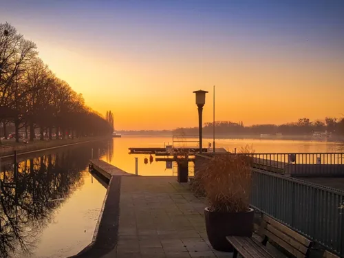 Sonnenaufgang an einem See