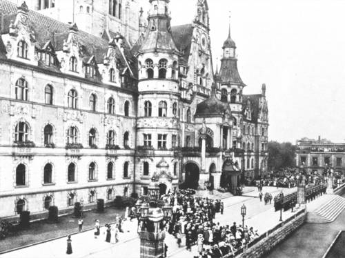 Neues Rathaus um 1913