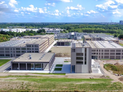 Luftaufnahme eines Gebäudekomplexes