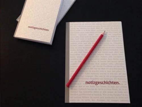 Heft mit der Aufschrift "notizgeschichten"