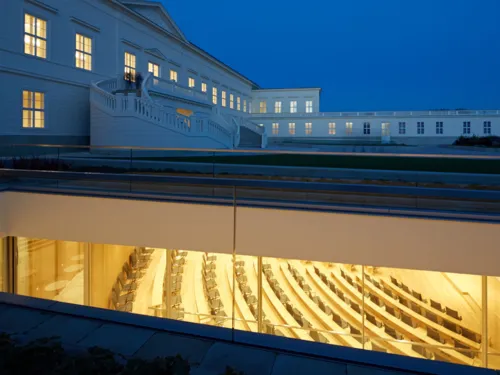 Historisches Gebäude erleuchtet