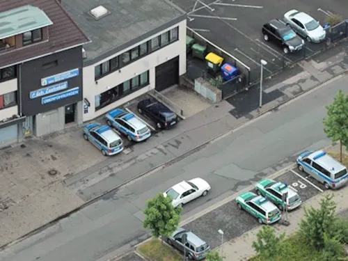 Luftaufnahme einer Straße mit Gebäuden