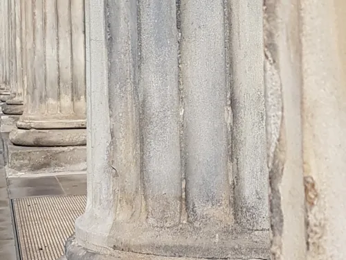 Nahaufnahme von Säulen