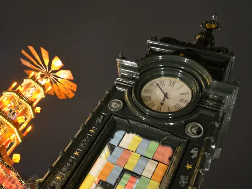 Eine Uhr.