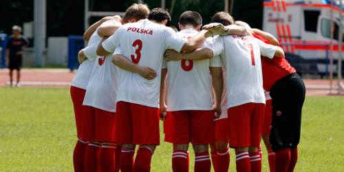 Eine Aufnahme vom Internationalen Hannover Cup 2012: Das polnische Team stimmt sich auf ein Spiel ein.