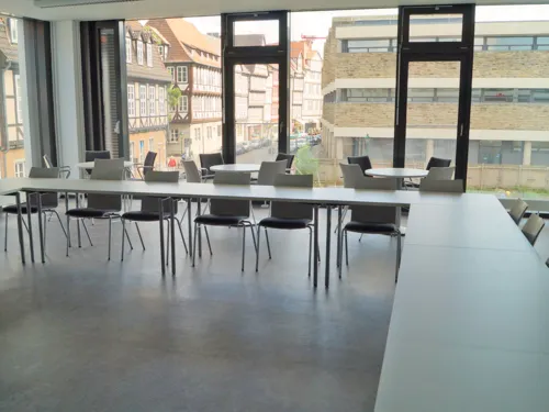 Lehrraum mit Ausblick auf die Altstadt und das Historische Museum