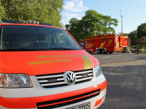 Die Einsatzleitstelle auf dem Schulhof der Bismarckschule