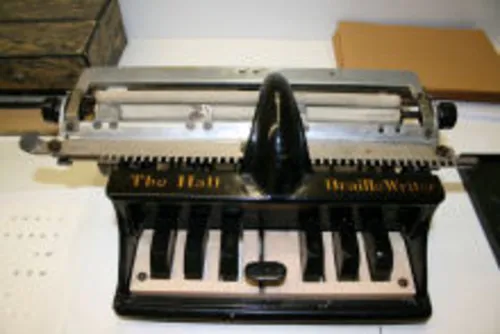Maschine zum Schreiben der Brailleschrift