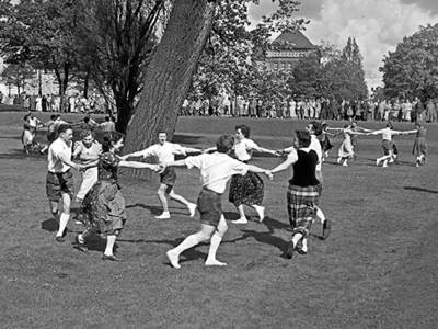 Tanzveranstaltung der Naturfreunde im Stadtpark 1955 (Bildausschnitt)