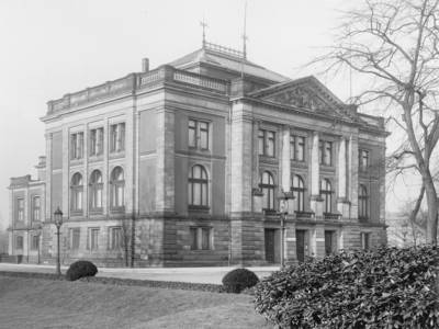 Im Jahr 1889 zog das Archiv in das Kestner-Museum um.