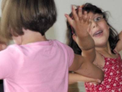 Tanzende Kinder