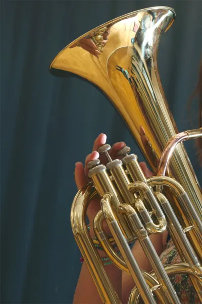 Das Euphonium (griechisch: wohlklingend) ist ein tiefes Blechblasinstrument.
