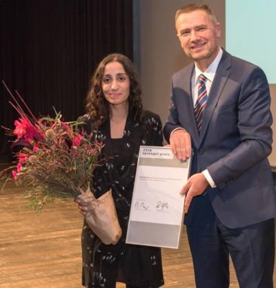 Sprengel-Preisträgerin 2016 Toulu Hassani mit Thomas Mang (Präsident, Niedersächsische Sparkassenstiftung)