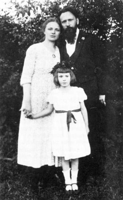 Theodor Lessing mit Ehefrau Ada und Tochter Ruth, ca. 1922.