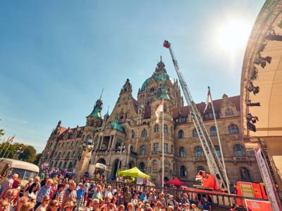 Das Fest der Kulturen auf dem Trammplatz hat wieder Tausende von Besucherinnen und Besucher angelockt.