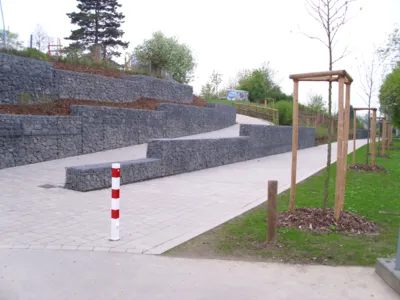 Fu&szlig;- und Radweg