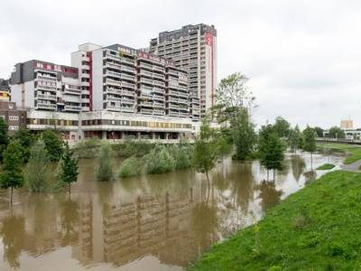 Hochwasser am Peter-Fechter-Ufer