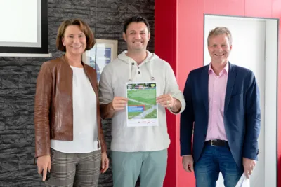 &Uuml;bergabe der e.cosport Abschlussurkunde an den Postsportverein Hannover e.V. durch Regionsr&auml;tin Christine Karasch