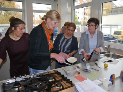 Vier Frauen in einer Lehrk&uuml;che