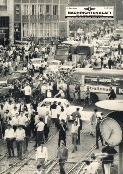 Demonstrationszug auf einer Straße
