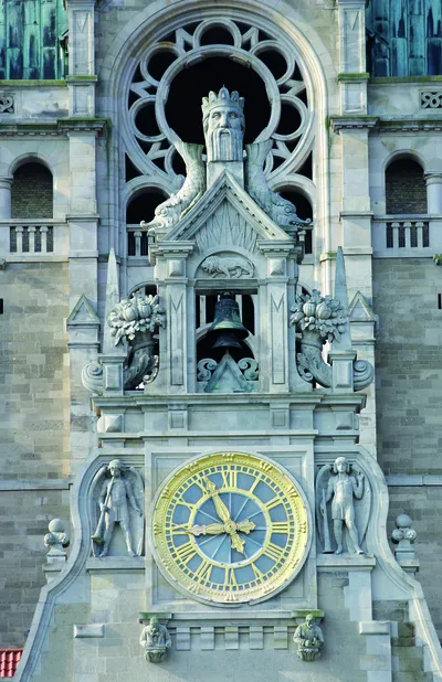 Vergoldete Uhr