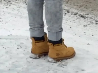 Festes Schuhwerk im Schnee