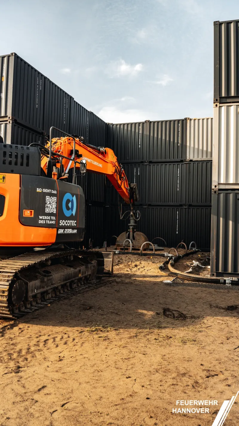 Was hat es mit den Containerbauten auf sich?

Es handelt sic