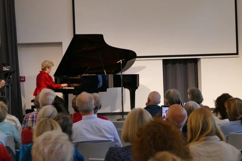 Erica Lux: Pianistin und Professoring an der Hochschule f&uuml;r Musik, Theater und Medien Hannover