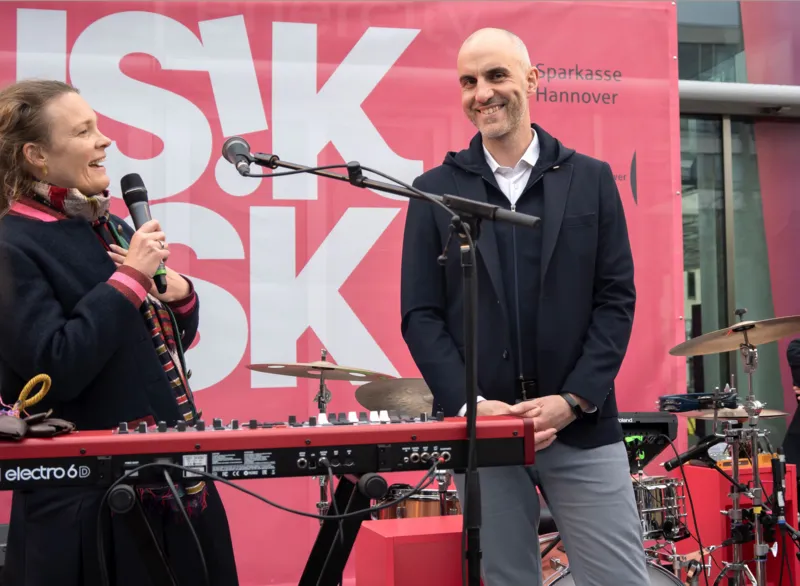 Kiosk-Talk mit Oberb&uuml;rgermeister Belit Onay & Bildungs- und Kulturdezernentin Eva Bender
