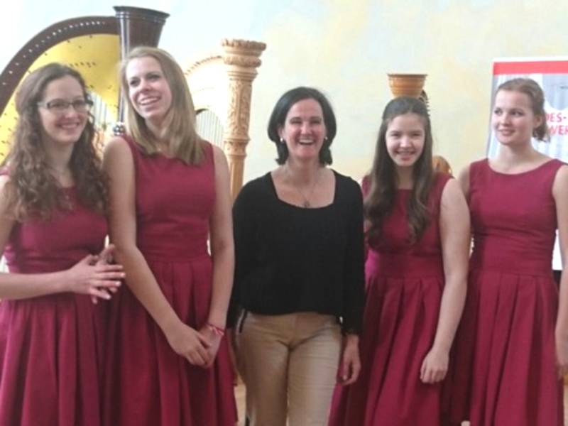 Harfenschülerinnen und Isabel Moréton Achsel auf dem Bundeswettbewerb "Jugend musiziert" 2016