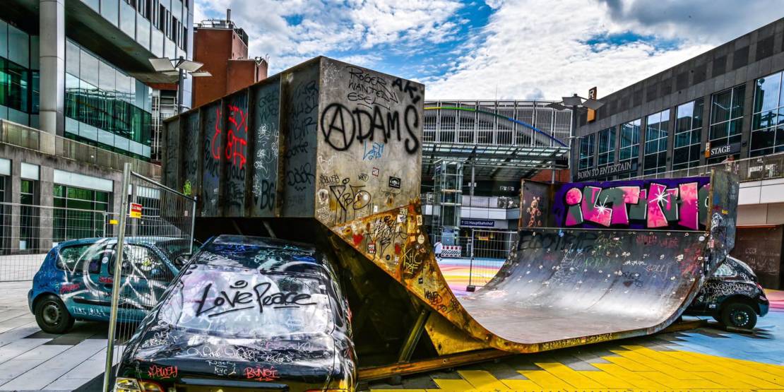 Skaterampe auf dem bunt bemalten Raschplatz in Hannover