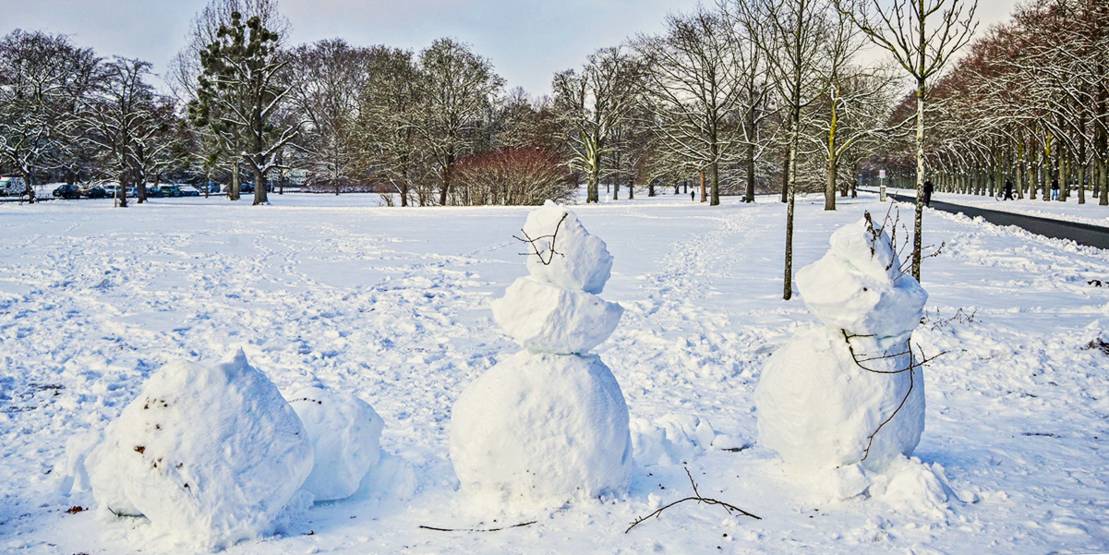 Schneemänner im Georgengarten Hero