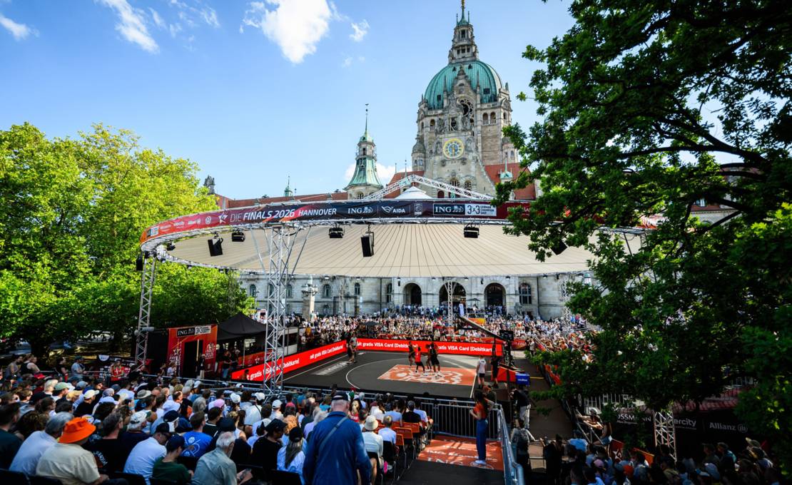 Vor dem Neuen Rathaus von Hannover wurden im Rahmen der Finals 2026 die Deutschen Meister*innen im 3x3 Basketball ausgetragen.
