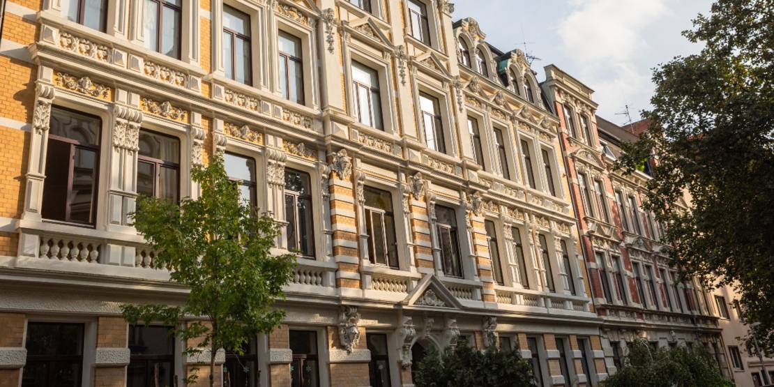 Eine Häuserfassade im Stadtteil List in Hannover